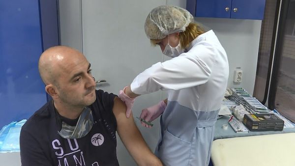 Почти месяц в Подмосковье проводится масштабная кампания по вакцинации