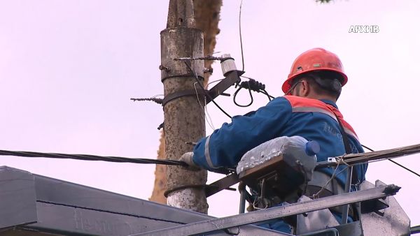 В территориальном управлении Кратово энергетики провели работы по каблингу линий электропередачи.