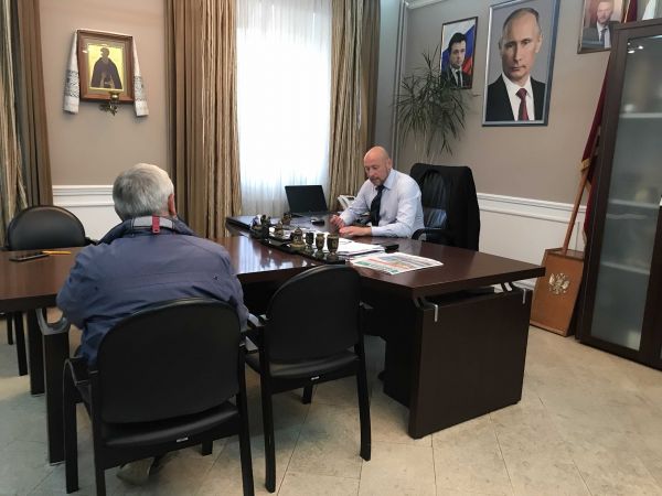 Прошла встреча депутата совета депутатов с подрядчиком по обслуживанию уличного освещения.