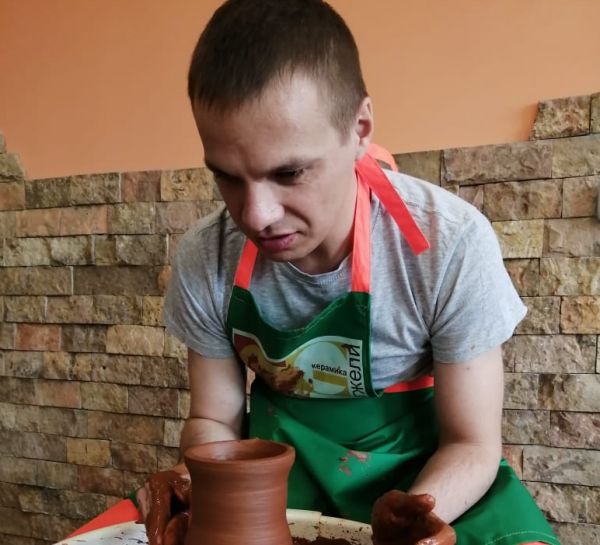 Михаил Ищенко, специалист Школы-студии керамики Сергея Акентьева из Раменского городского округа, стал победителем