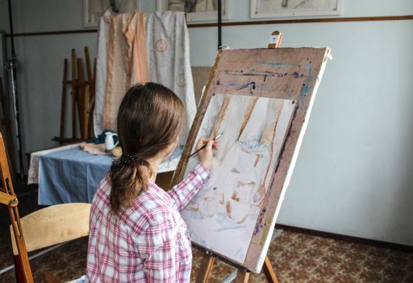 Юных художников Раменского г.о приглашают на конкурс детского рисунка «Рождественская фантазия».