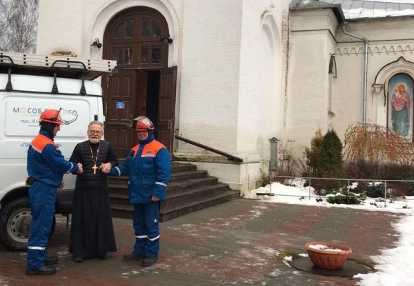 Храм села Загорново получил от АО «Мособлэнерго» надежное электроснабжение и уличное освещение