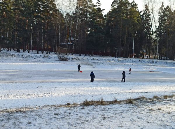 В ТУ «Ильинский» Раменского г.о. на территории Ильинского пруда организован каток.