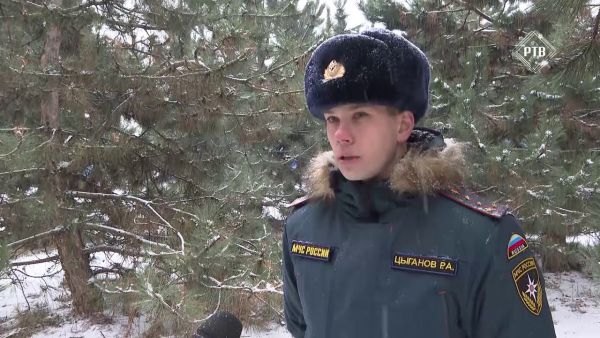 Преддверие новогодних праздников. В городе открылись пункты продажи петард и фейерверков.