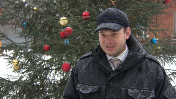 Пятнадцать семей из поселка Кратово в преддверие Нового года получили продуктовые наборы.