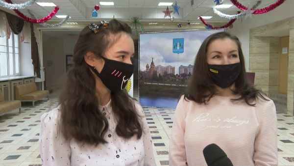 Торжественное вручение паспортов граждан РФ провели во Дворце культуры им.Воровского