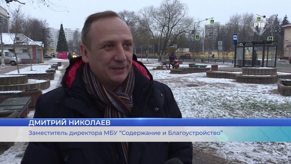 В настоящее время рабочие устанавливают дополнительные элементы освещения возле ДК Орбита.