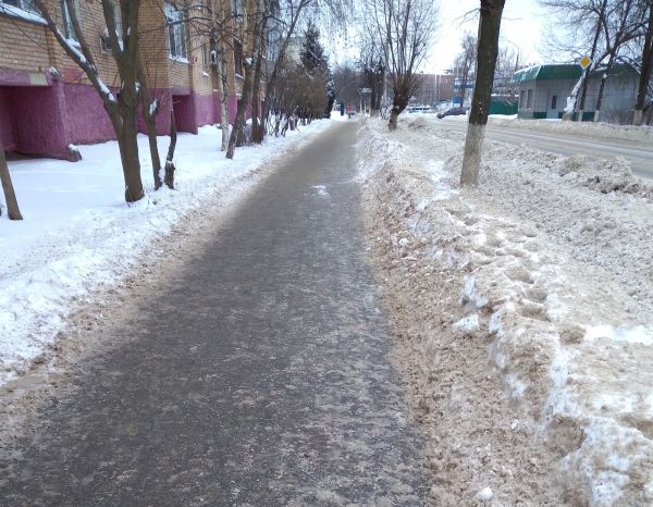 Содержание тротуаров и дорожного полотна на ул.Десантной – зона ответственности Раменского ДРСУ.