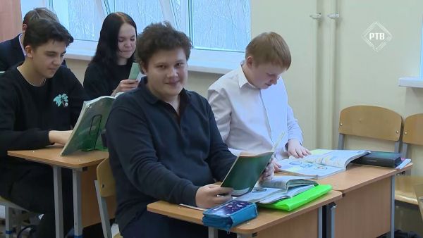 Раменскую гимназию №2 посетила делегация педагогов из Государственного социально-гуманитарного университета из Коломны.