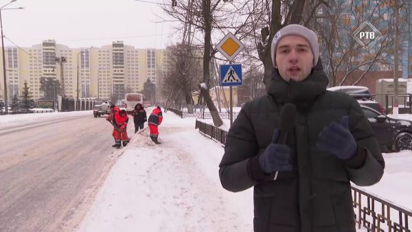 Сегодня в Раменском городском округе идет активная уборка снега.