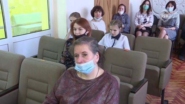 Специалисты ассоциации по работе с детьми с ОВЗ провели мастер-класс. 69/100