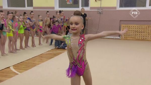 В Раменской ДЮСШ №1 прошли соревнования по художественной гимнастике.