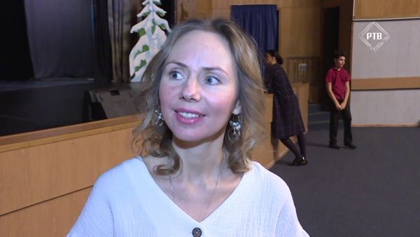 В театральной мастерской «Матрешкин чемодан» идут последние приготовления.