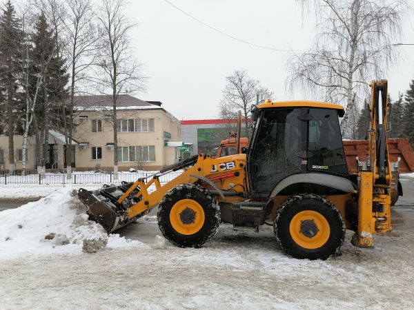 В территориальном управлении «Новохаритоновское» Раменского г.о продолжается работа по очистке и вывозу снега