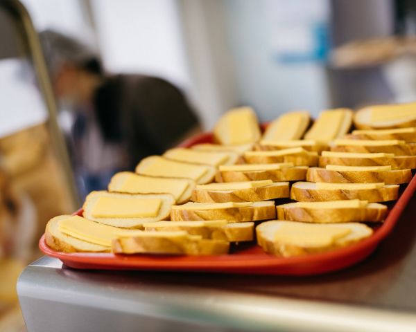 Дети Подмосковья могут пройти опрос о качестве еды в школьных столовых