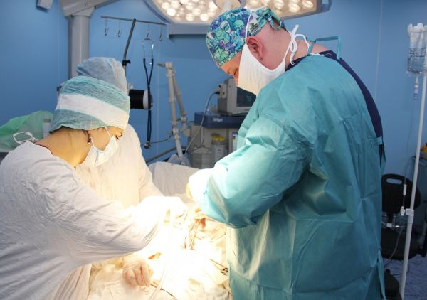 В Раменском врачи провели сложную гинекологическую операцию