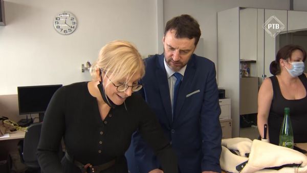 Глава округа Виктор Неволин с рабочим визитом побывал на фабрике  по производству женской одежды.