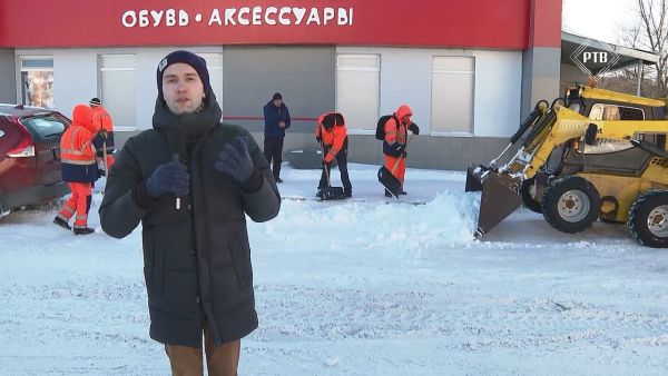 На выходных, сотрудники коммунальных служб работали не покладая рук