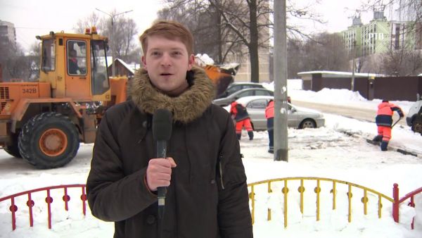 Продолжаются работы по уборке территории г.Раменское.