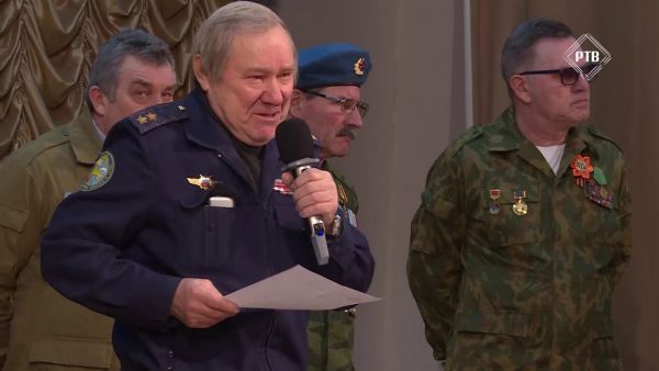 В КДЦ «Гжельский» прошел концерт патриотической песни.