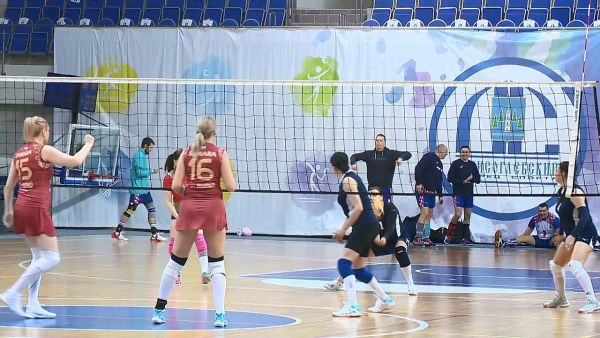 15 возрастных категорий в трех заездах. Лучшие игроки страны и самые точные подачи.