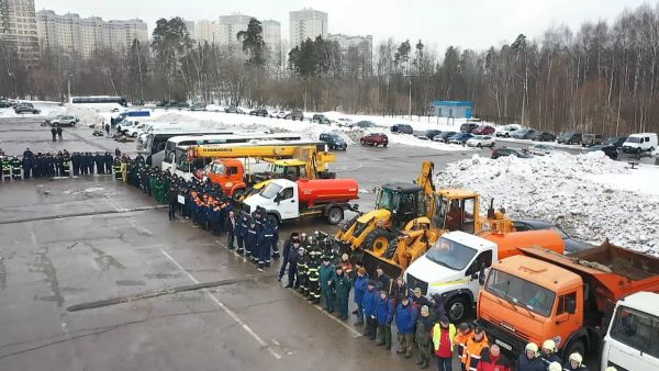 18 марта состоялся смотр специализированной техники возле стадиона «Сатурн».