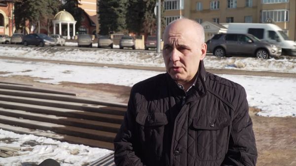 Организация МБУ «СиБ» выступило заказчиком реставрации плиточного покрытия на площади Победы.