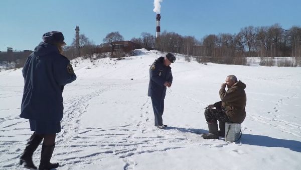Рейд и профилактическая беседа рыбакам об элементарных средствах спасения.