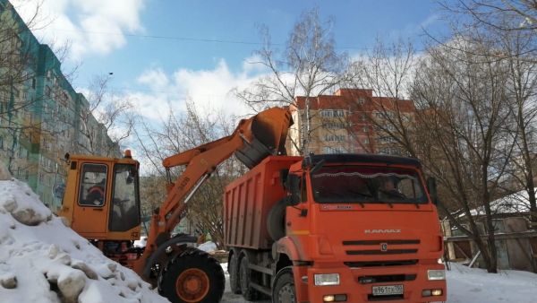 В Раменском не прекращают работы по уборке снега
