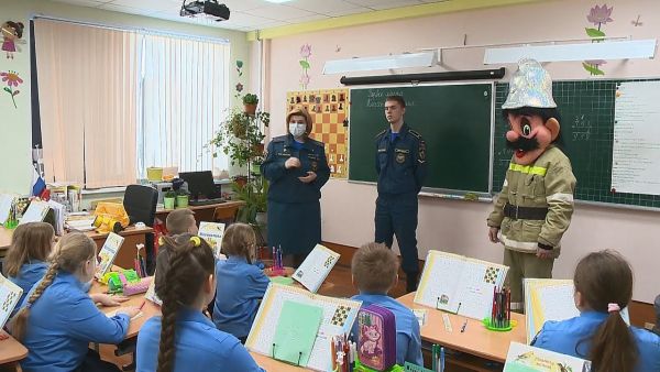 В школе №11  прошло несколько мероприятий, приуроченных ко Всемирному дню гражданской обороны.