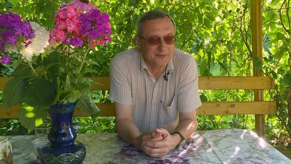 Фильм-очерк о Юрии Довжике.