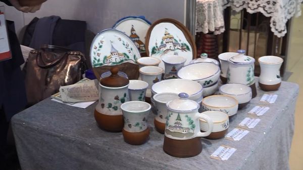 Особенности национальной музыки, кухни, костюма, традиций и достояний.