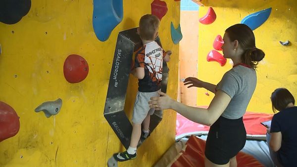 В бассейне «Сатурн» прошло первенство Раменского городско округа по скалолазанию.