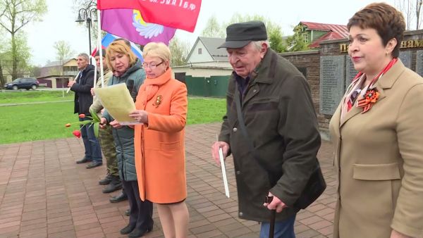 Боевая машина 9 мая объезжает всю территорию Гжели