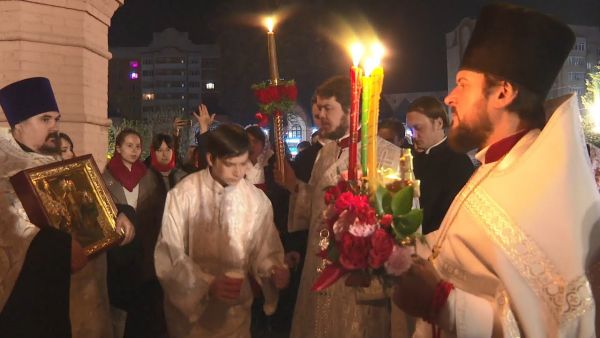 Богослужения Пасхальной ночи.