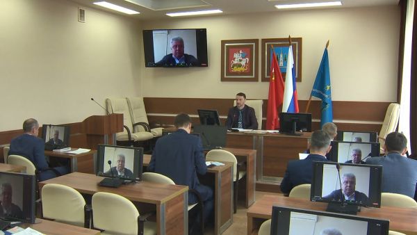 Оперативное совещание с руководящим составом Виктор Неволин начал с темы вакцинации.