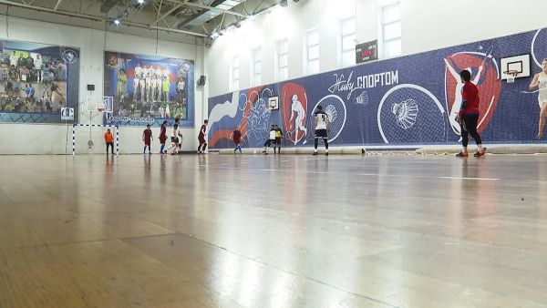 В этом году в малом зале спорткомплекса «Борисоглебский» играют команды категории B2 и B3.