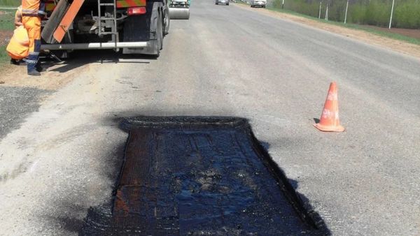 В рамках нормативного содержания и своевременной подготовки автомобильных дорог к эксплуатации в летний период.