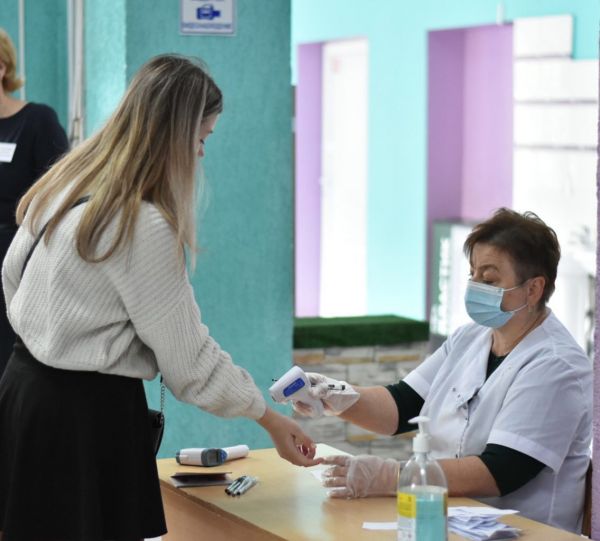 По данным Комитета по образованию, в 2020/21 учебном году в 11-х классах школ Раменского г.о будет 1298 выпускников.