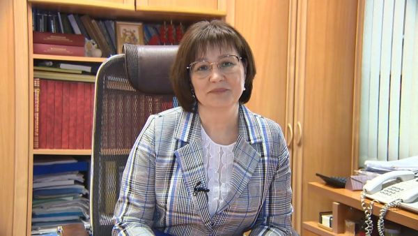 Елена Костина поблагодарила за службу всех социальных работников.