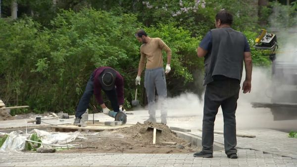 Укладка асфальтового покрытия и тротуарной плитки проведена на улице Солнечная, д.14 ТУ » Удельная».