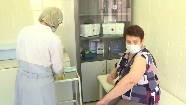 В поликлинике Раменской ЦРБ на сегодня привиться можно двумя компонентами — это спутник и эпивак.