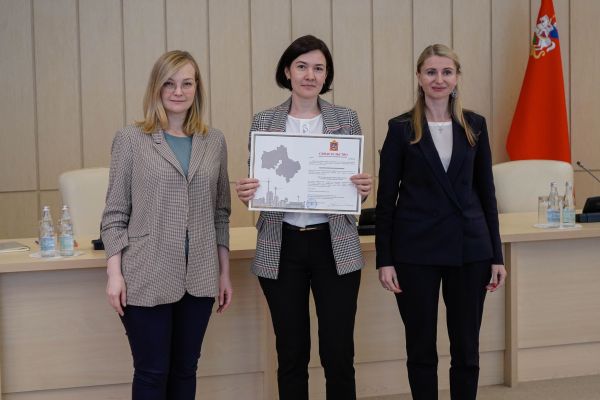 Три медработника из Раменского округа получили свидетельства на социальную ипотеку.