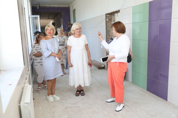 О капитальном ремонте СОШ №32 рассказала Наталья Александровна Асеева, председатель Комитета по образованию.