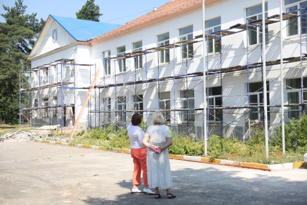 Своеобразня «экскурсия» по зданию Родниковской школы №32.