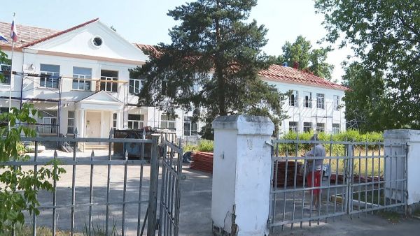 В этом году Родниковской средней школе исполняется 80 лет.