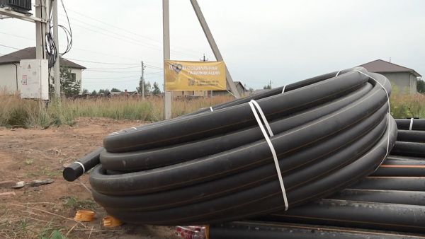 Домовладелец должен будет заключить договор на проведение газа до дома и подключения его к приборам.