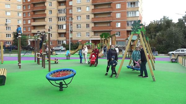 Площадка в поселке Удельная построена в рамках реализации программы комплексного благоустройства.