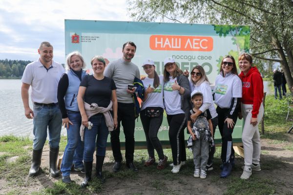 Участников акции Наш лес, которая прошла в субботу, приветствовал глава Раменского г.о Виктор Неволин.