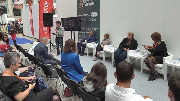 Подмосковные кинологи обсудили вопросы собаководства на форуме «Живу Спортом»